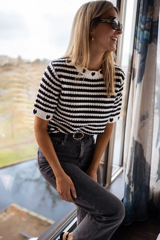 women's tops with geometric patternsPull Ilea - à manches courtes lignées