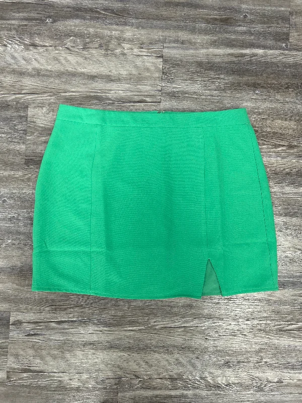 women's velvet skirtsSkirt Mini & Short By Showpo  In Green, Size: 14