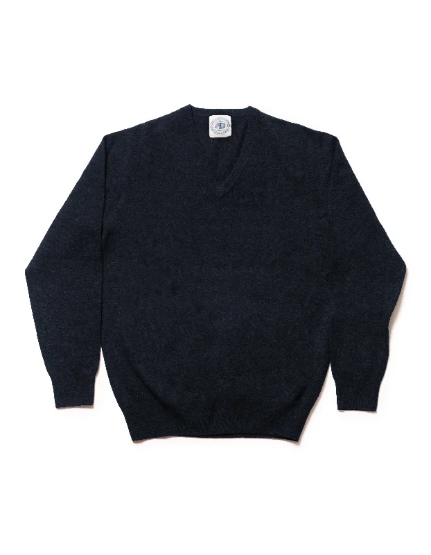 women's velvet dressesLAMBSWOOL GEELONG V NECK SWEATER - NAVY